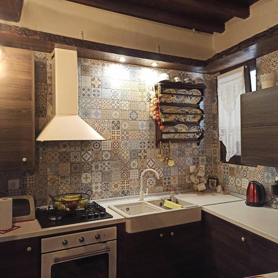 Areti's Traditional House Landsteder