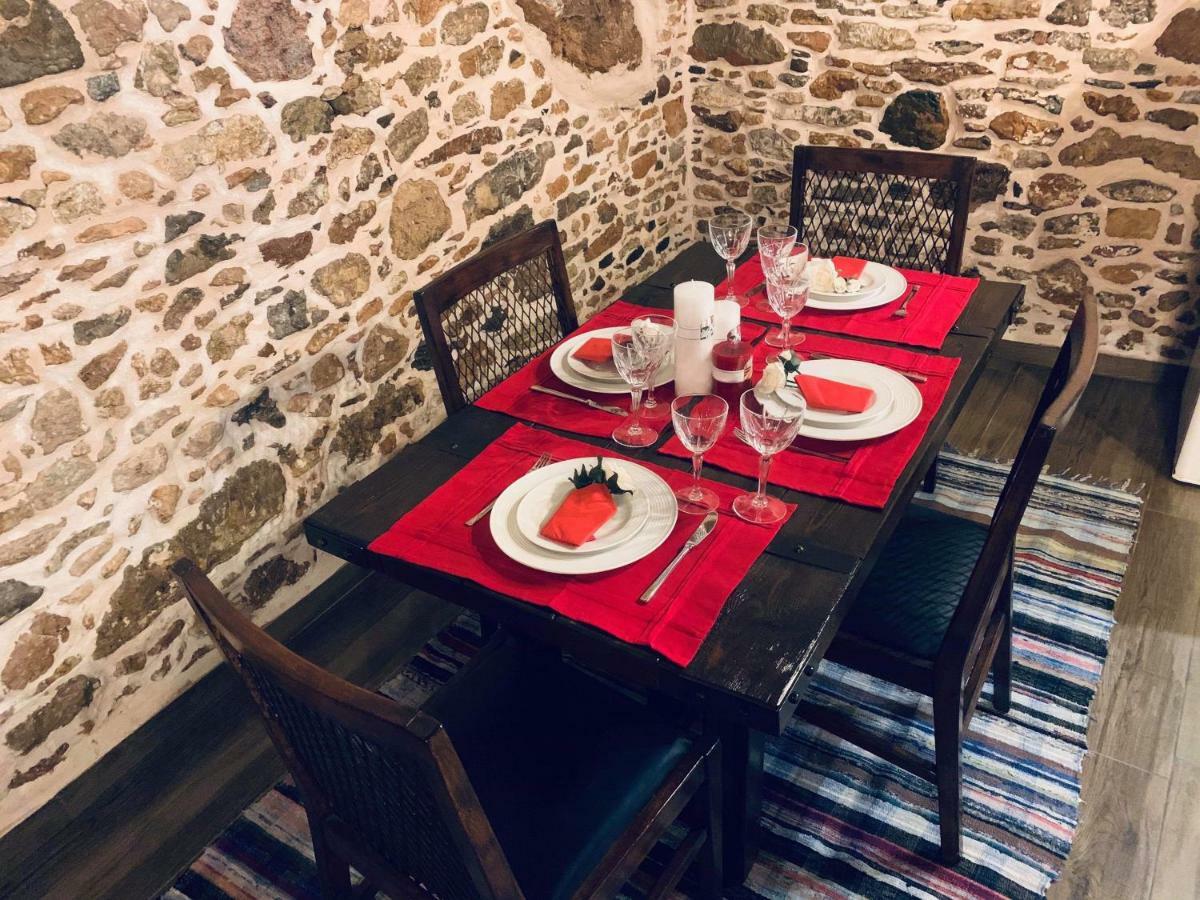 Areti's Traditional House * Apollona