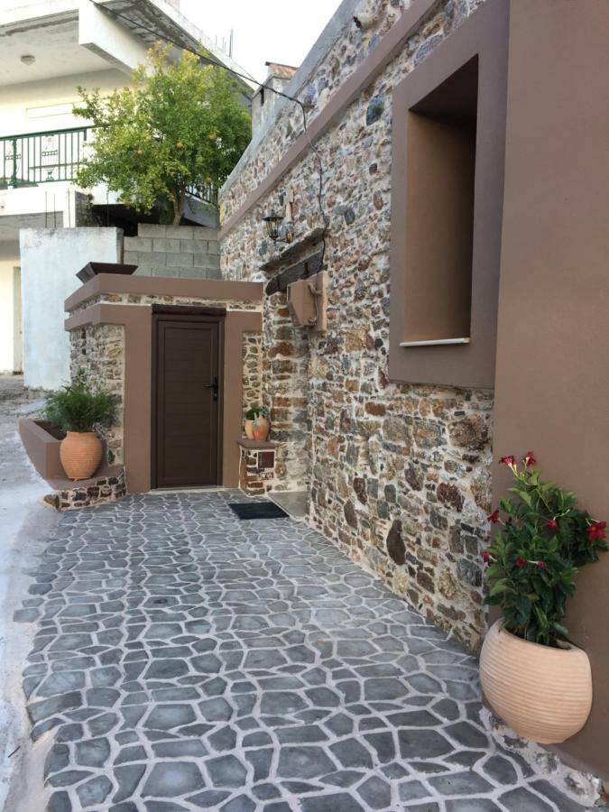 Areti's Traditional House * Apollona