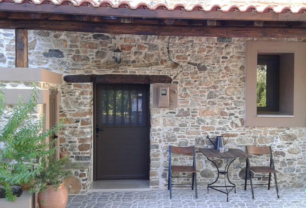 Landsteder Areti's Traditional House Apollona