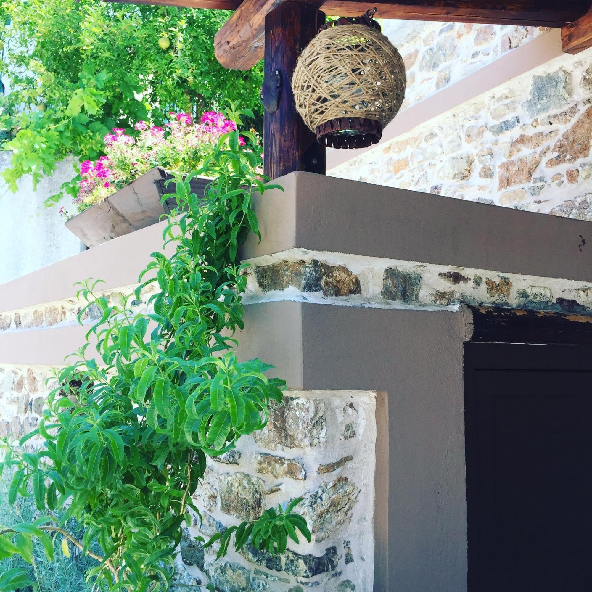 Areti's Traditional House * Apollona